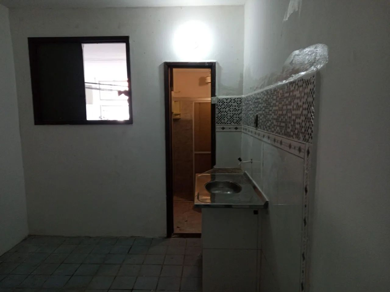 Kitnet, quarto,sala americanizada e banheiro  - Foto 2