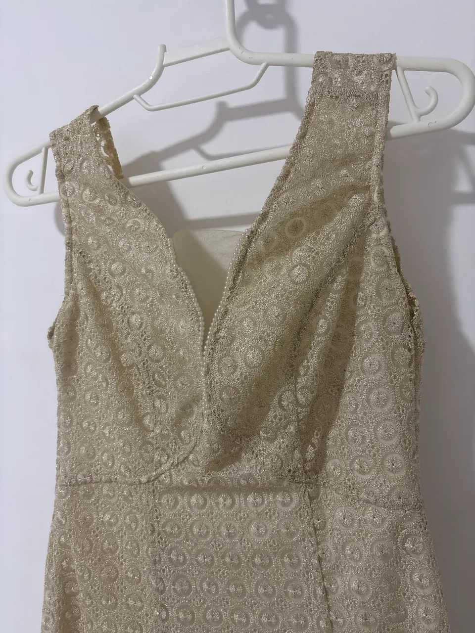 Vestido Dourado Colmeia