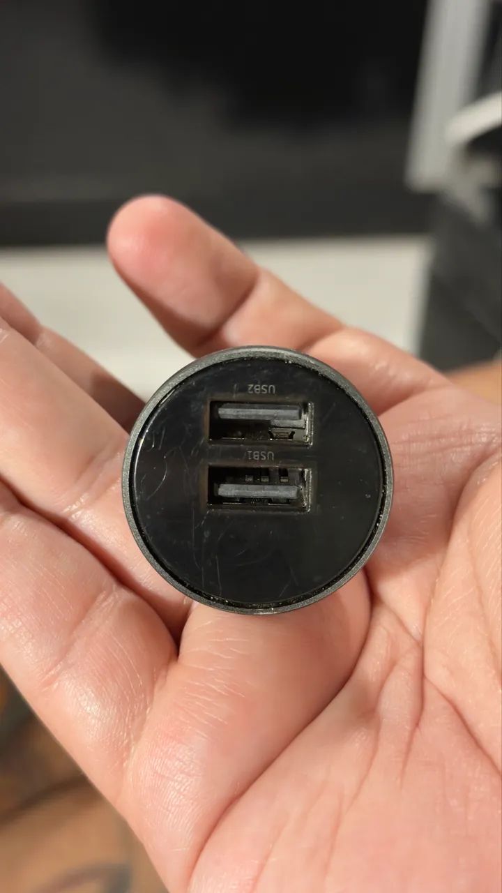 Conector USB Baseus para 12v/24v de carro