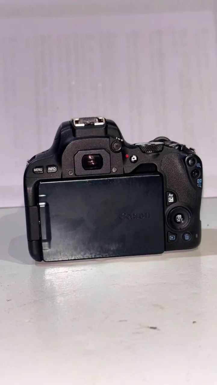 Canon Sl2