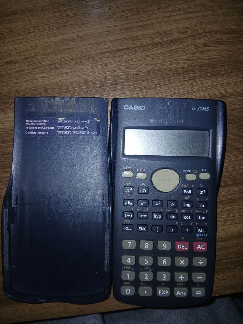 Calculadora Científica Casio fx-82MS