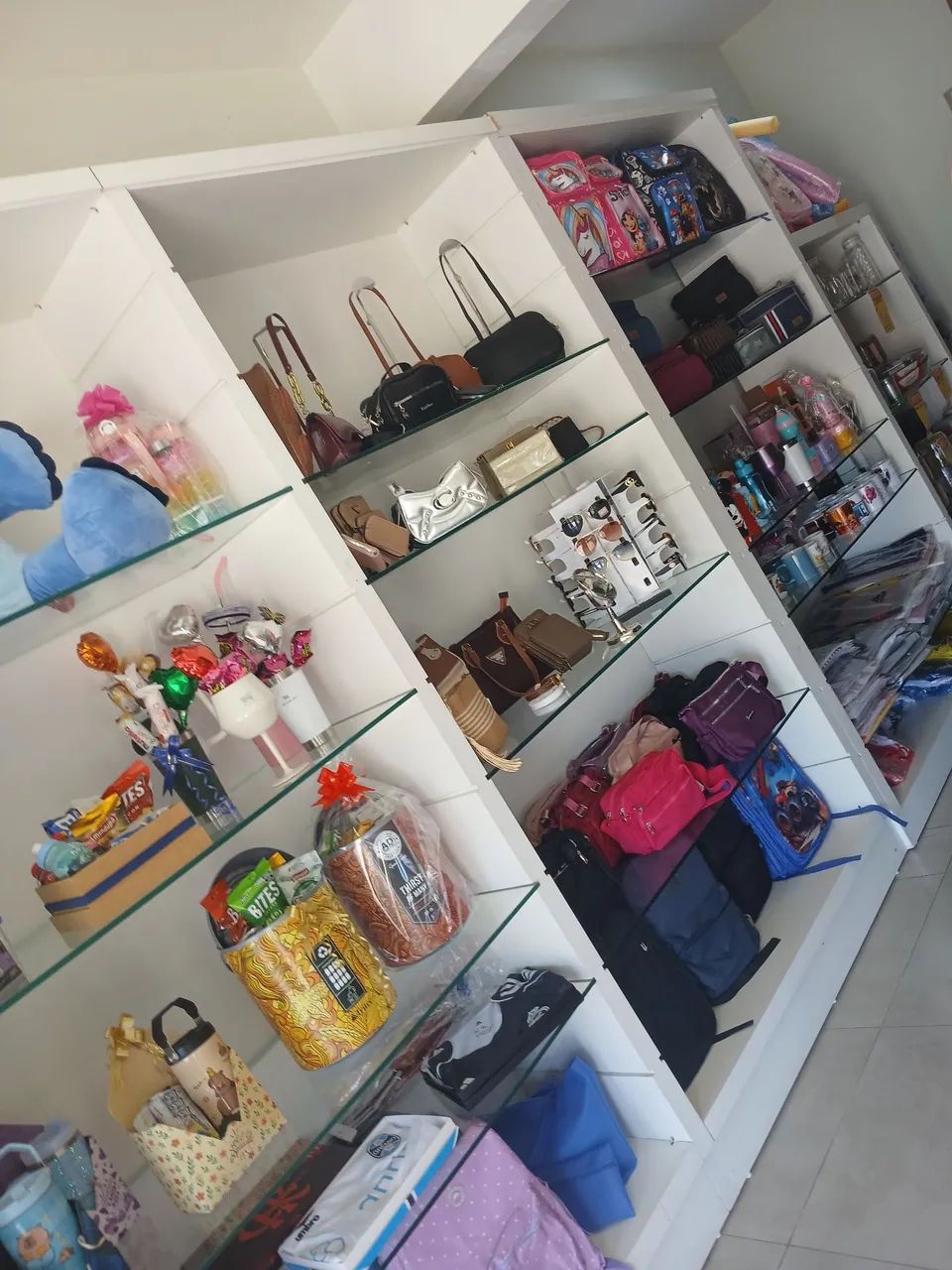 Móveis Comerciais para Loja - Estantes, Prateleiras de Vidro e Araras - Foto 3