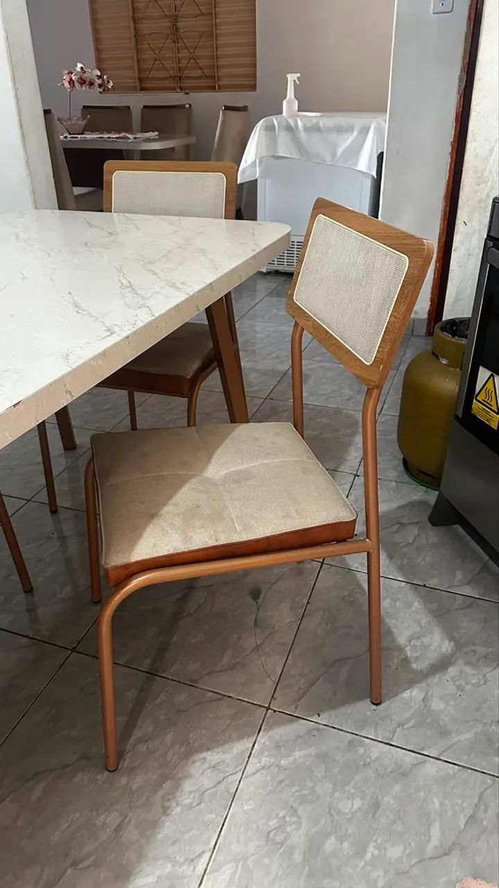 Mesa de jantar  com 6 cadeiras  - Foto 2