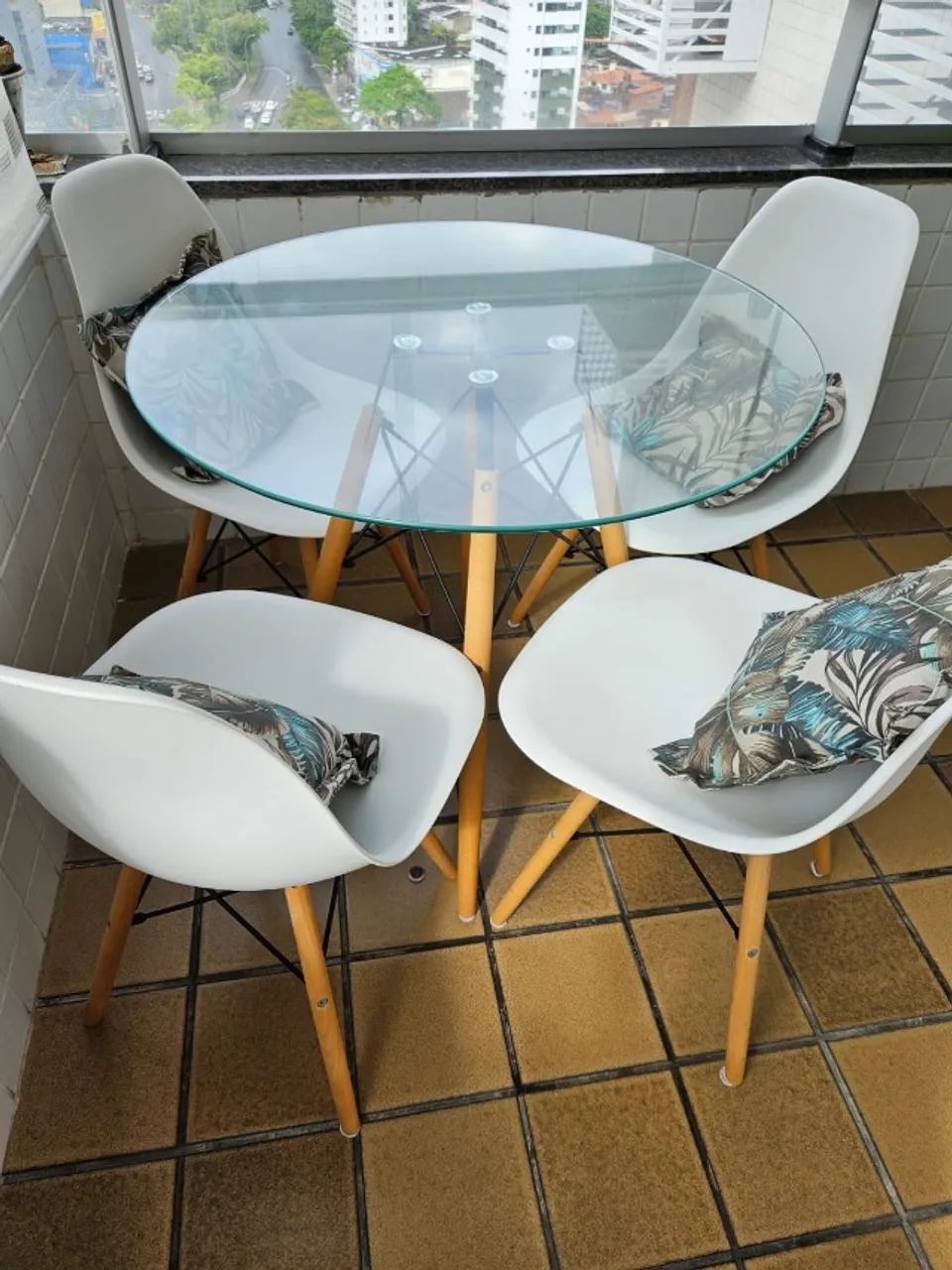 Mesa de terraço redonda com 4 cadeiras - Foto 2
