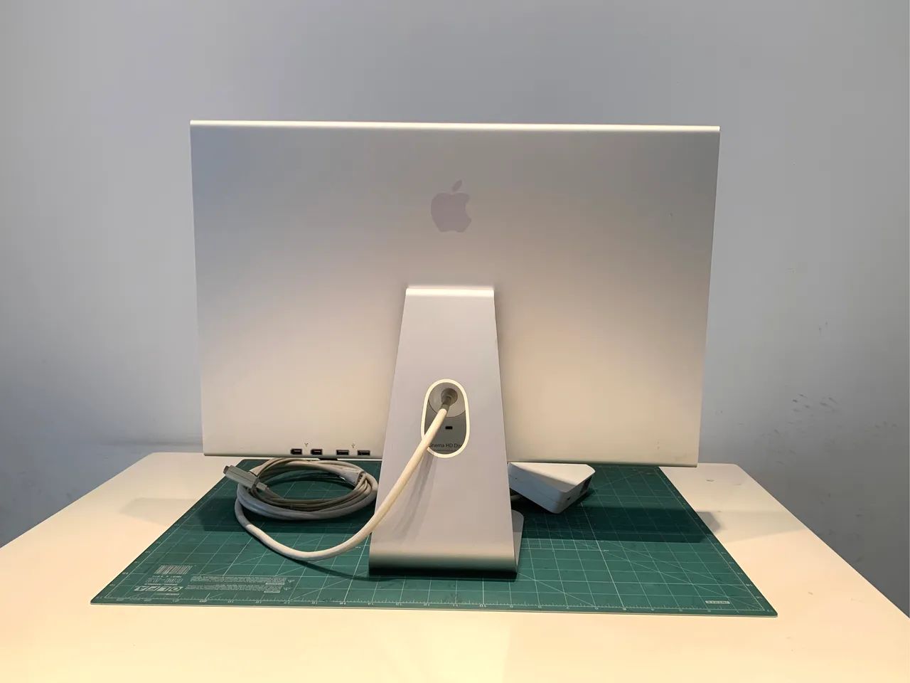 Monitor Apple Cinema Display 23