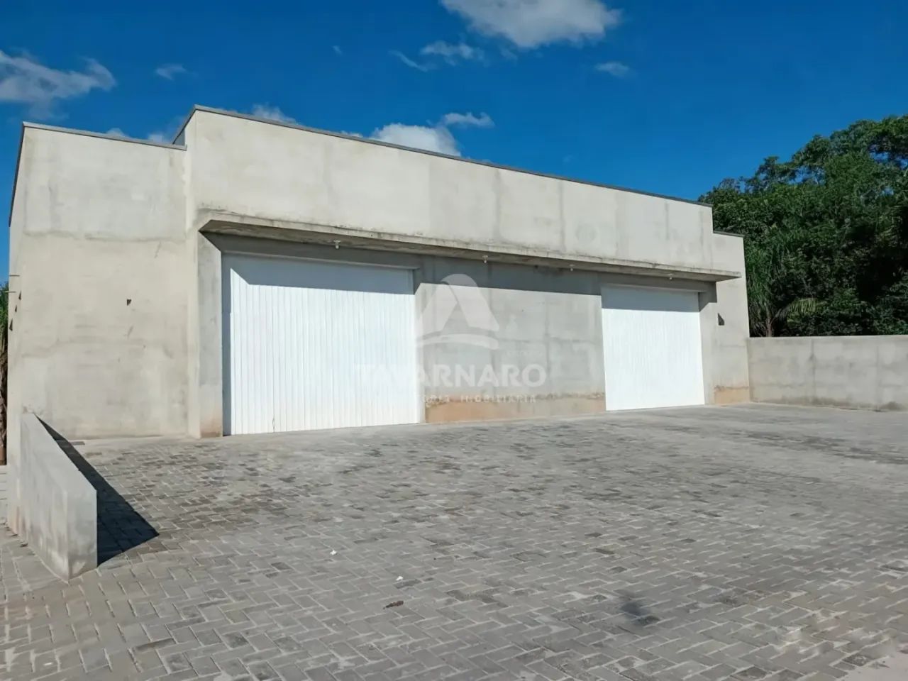 Imóvel comercial no Contorno