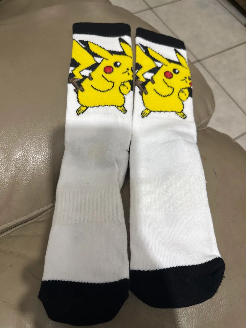 Meia do pikachu  - Foto 2