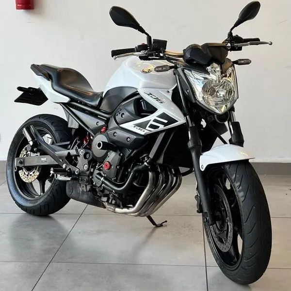 YAMAHA XJ6 N 2012