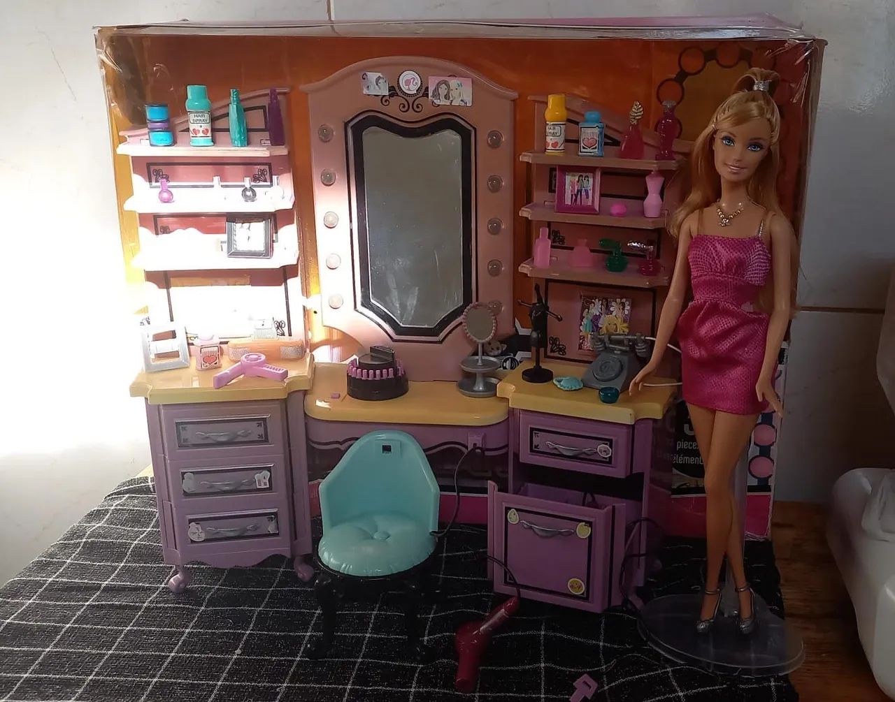 Barbie Camarim Galm com caixa