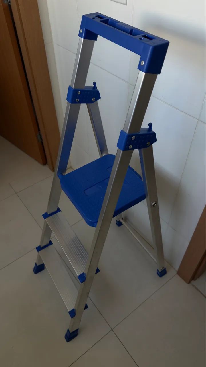 Escada articulada 3 degraus 