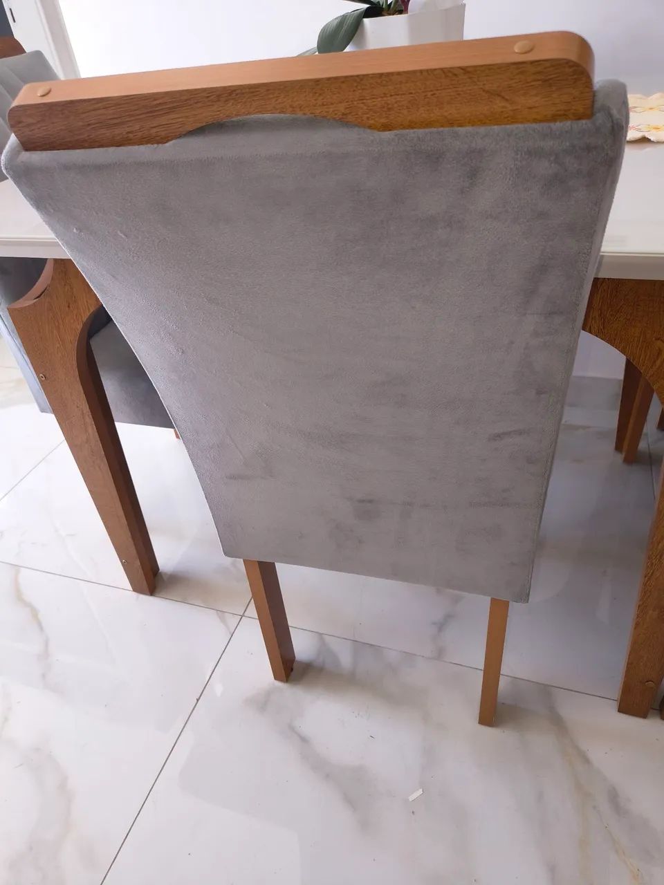 Vendo mesa e cadeiras seminovas - Foto 3