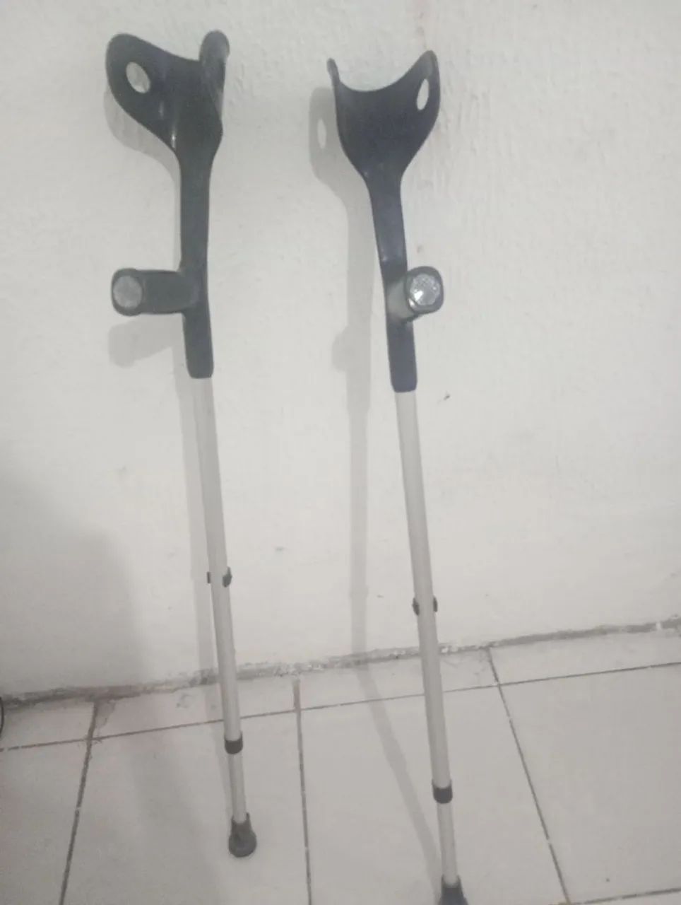 Vendo um par de moletas