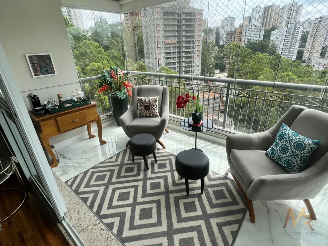 Apartamento mobiliado no Morumbi com 4 dormitórios sendo 3 suítes - Foto 2