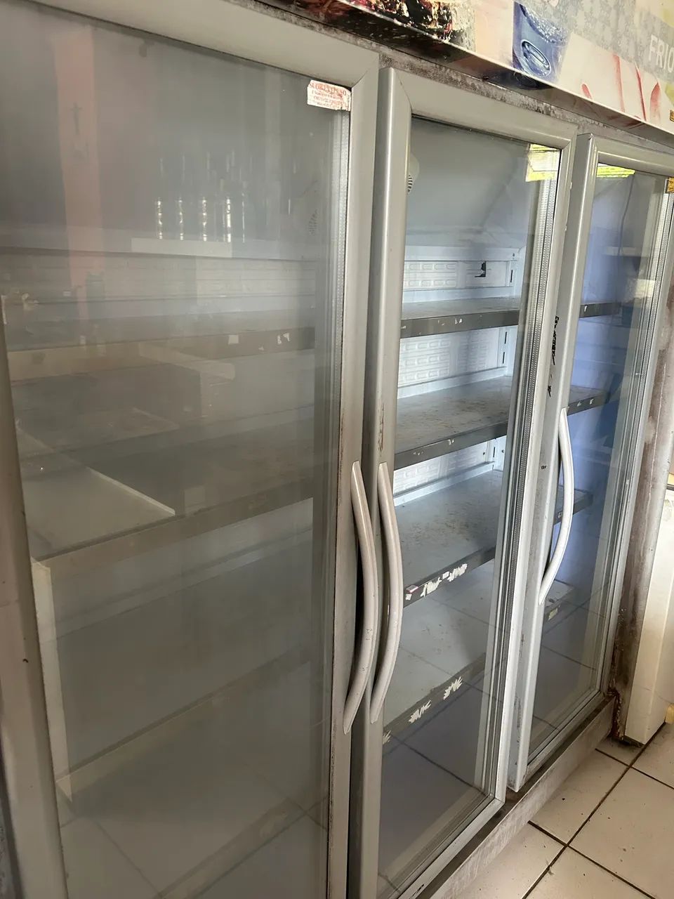 Freezer expositora para comercio - Foto 2