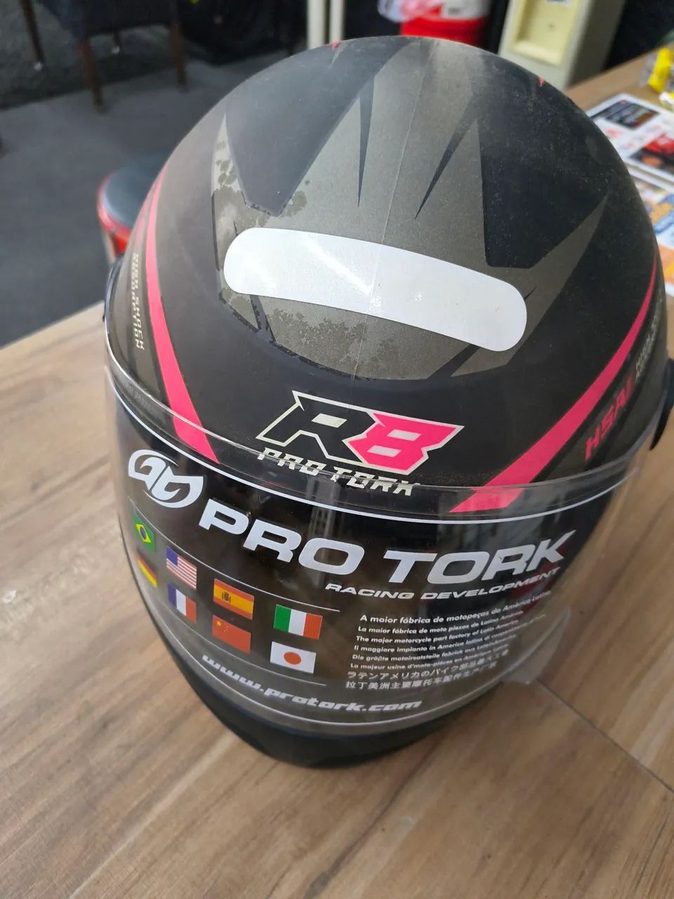Capacete R8 NOVO (sem uso) - Foto 5