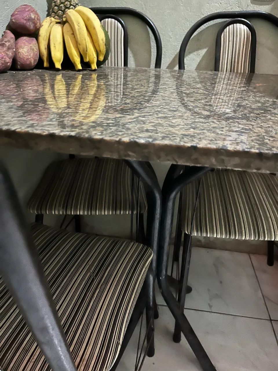 Mesa 4 cadeiras 