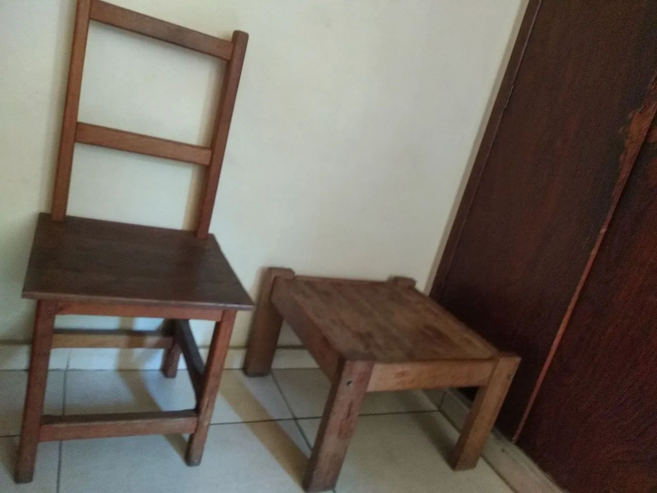 Mesa e cadeira madeira maciça - Foto 2