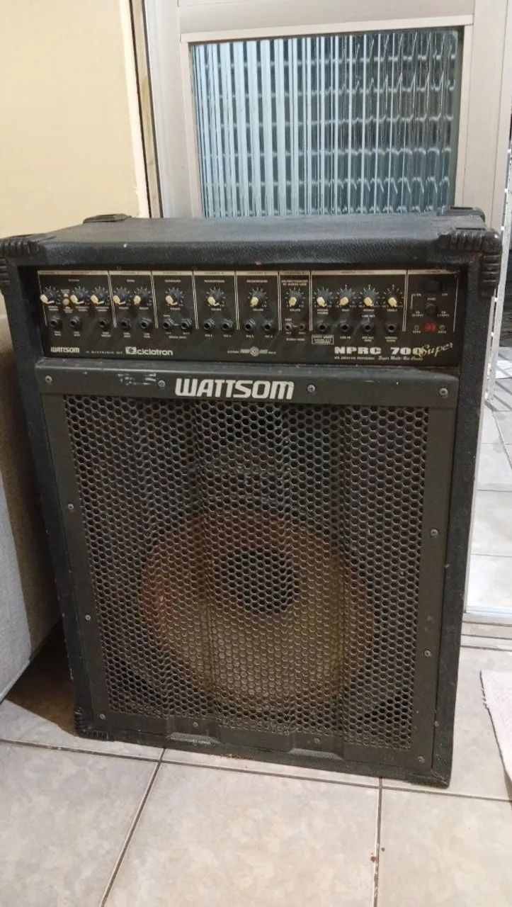 Caixa de som amplificada Ciclotron Wattson NPRC 700 Super