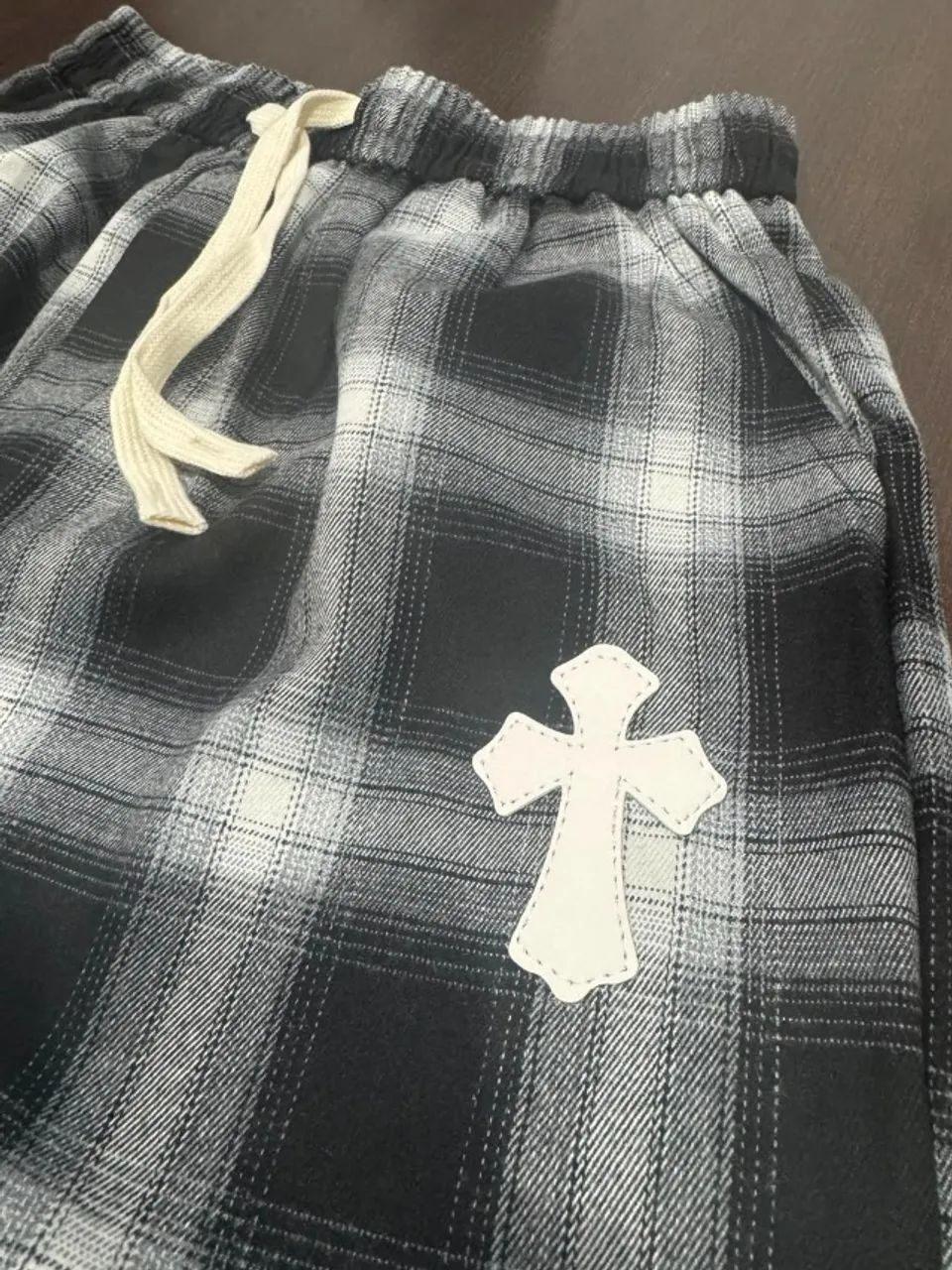 Calça Chrome Hearts nova xadrez preta e branca - Foto 2