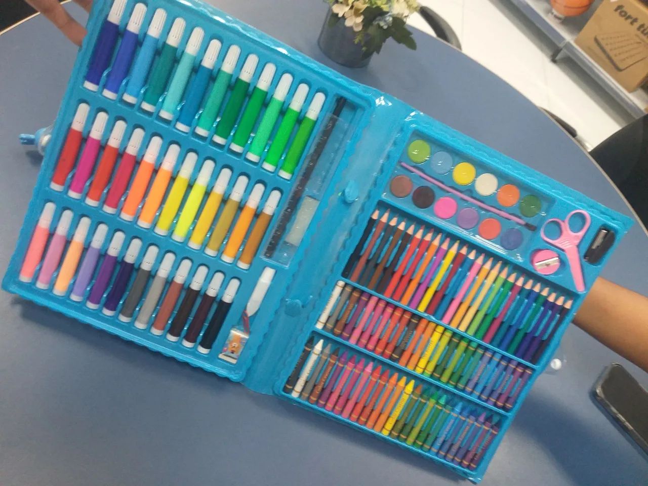 Maleta escolar com 150pcs - Foto 2
