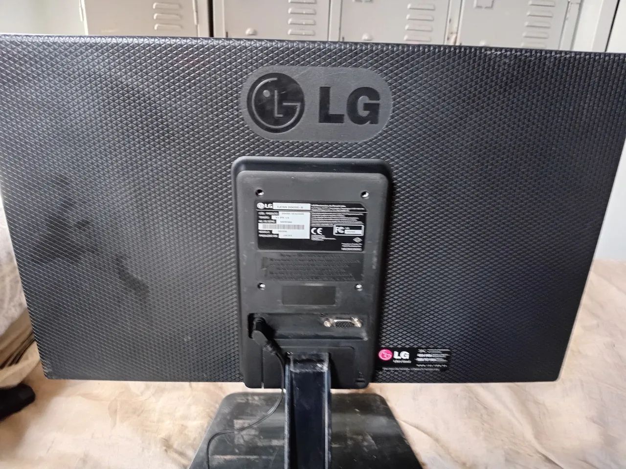 Monitor LG Flatron 20EN33SS-M completo - Foto 3