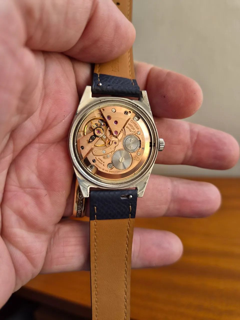 Relógio Omega Geneve Dial Azul 35 mm com Coroa e Fivela Assinada Ref.136.041 - Foto 5