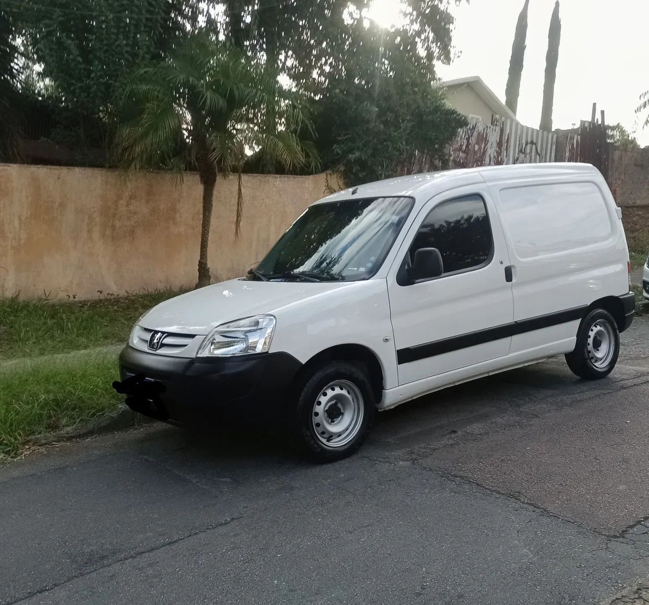 Frete,agregar, viagens. Veiculo Partner furgão. - Foto 3