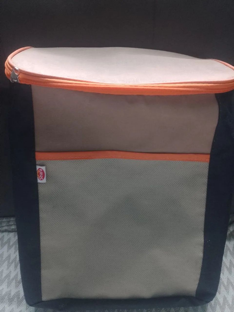 Bolsa térmica tipo mochila.