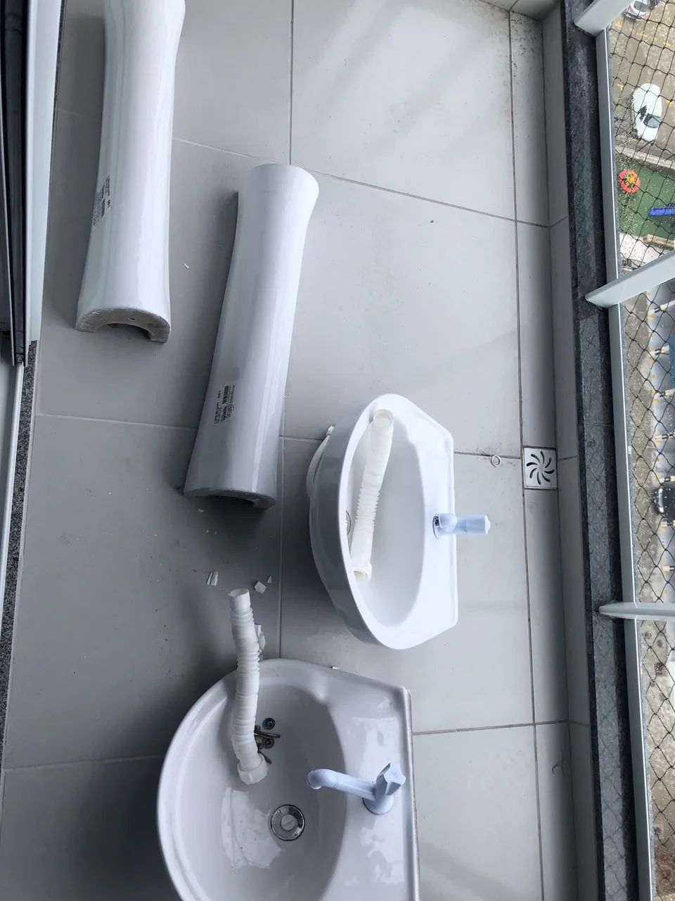 Complete Vanity Set with Column465536478903674883