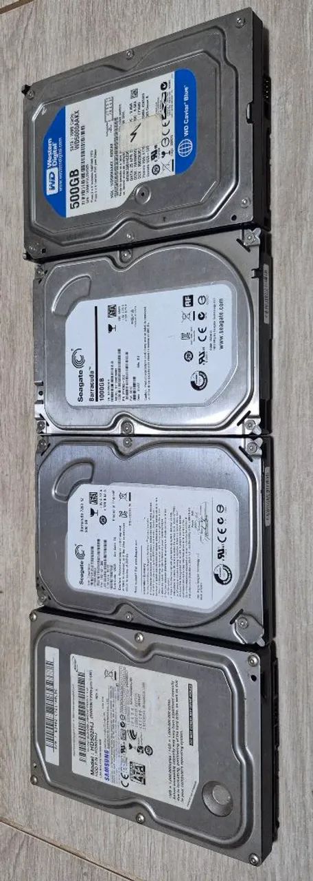 kit com 4 Hds para computador antigo nao sei se ainda funciona 