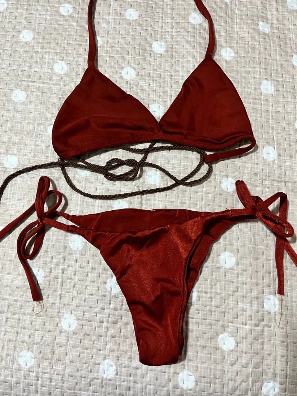 2 Bikinis