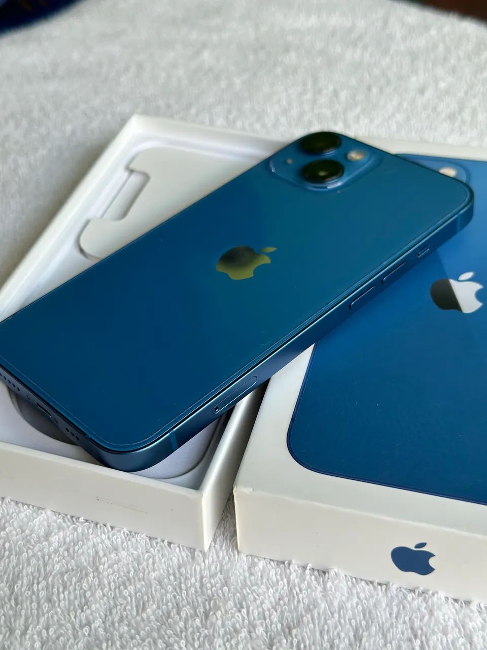 iPhone 13 com nota fiscal, caixa e todos acessórios originais! - Foto 2