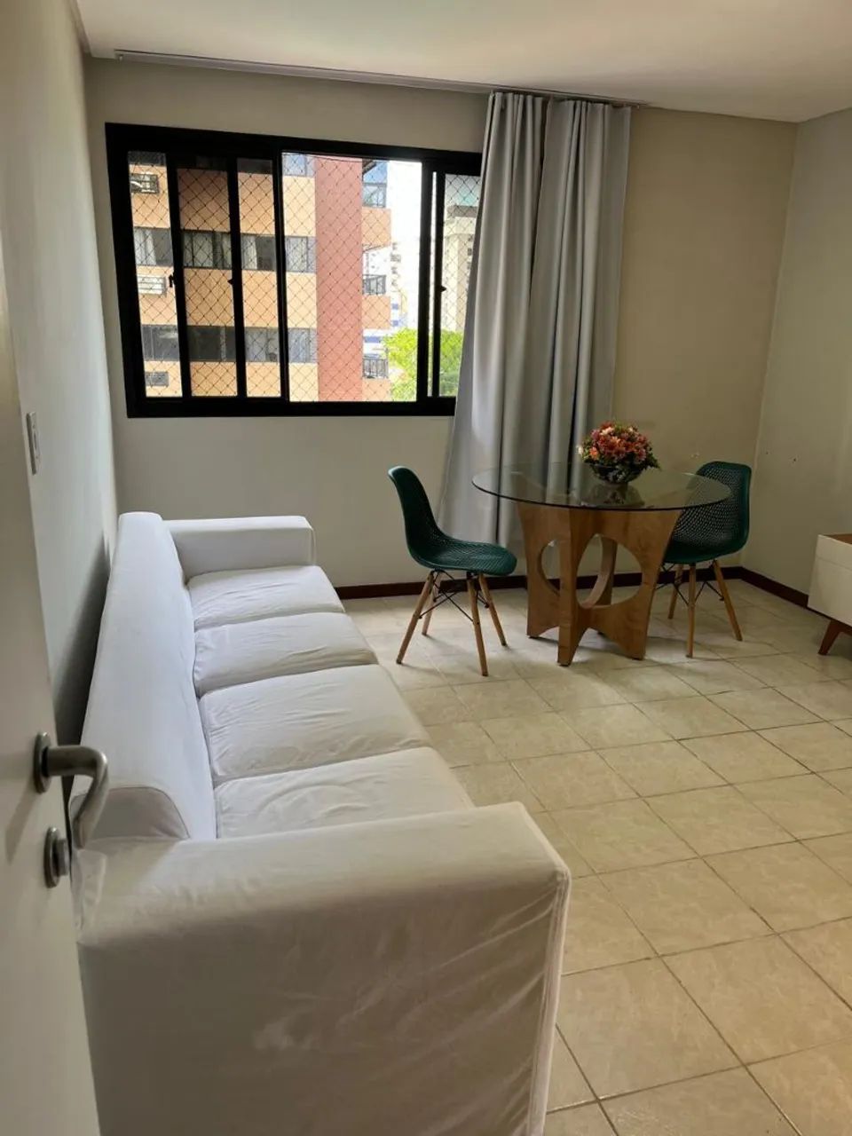 Alugo Aptº Mobiliado em Tambaú c/ 1 dormitorio;