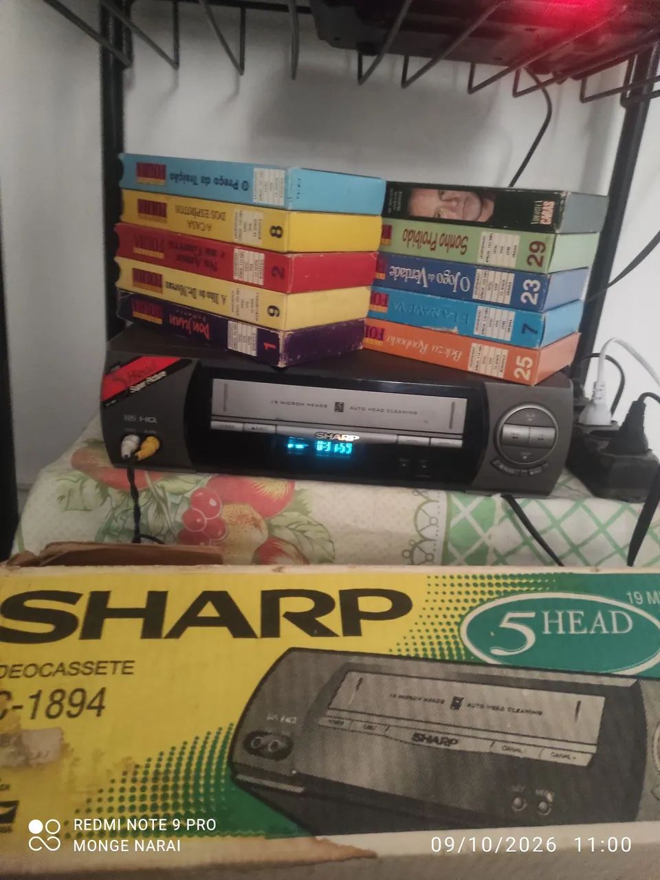 Vídeo cassete Sharp com controle + 10 fitas VHS  - Foto 3