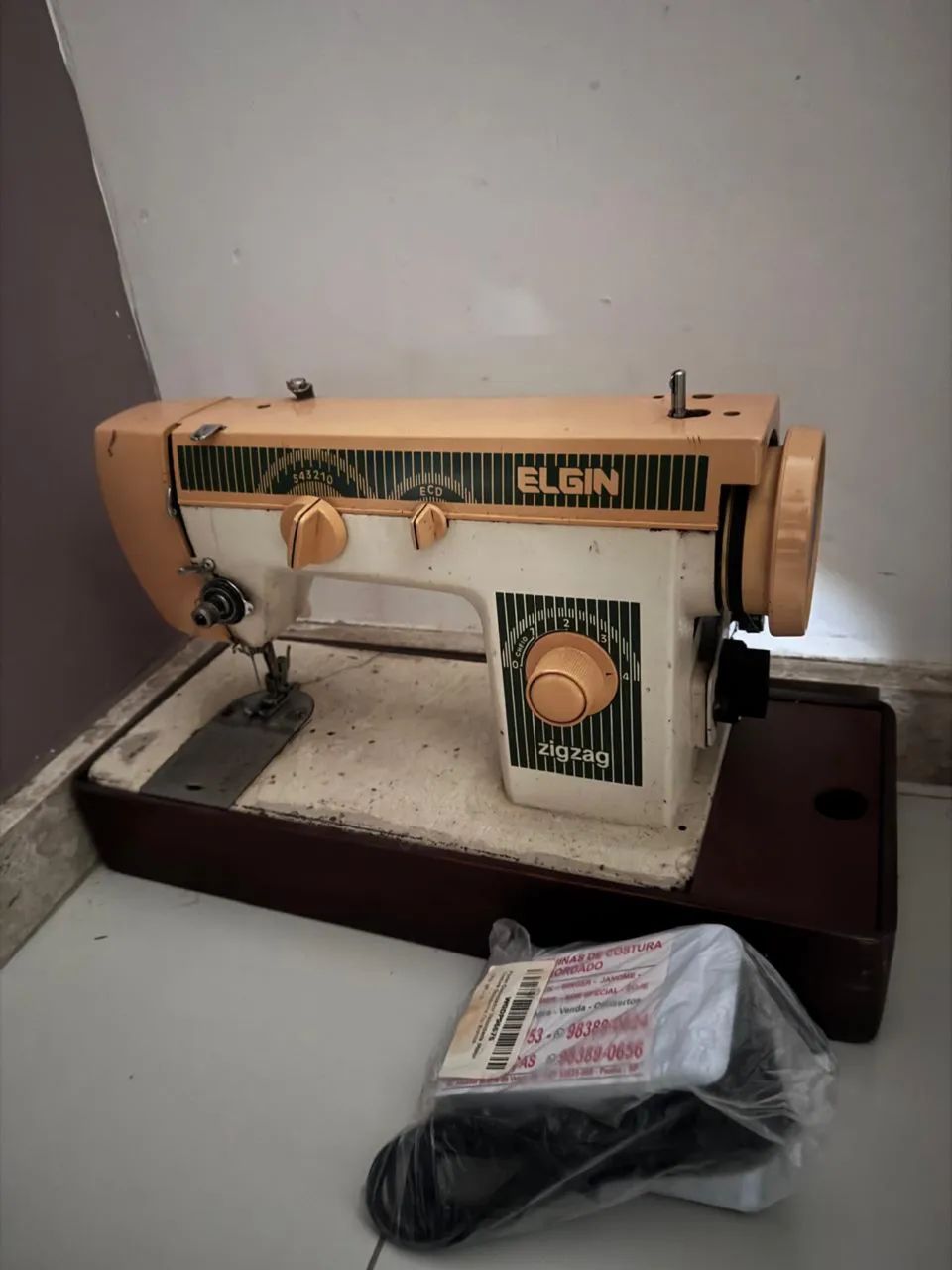 Maquina de costura elgin