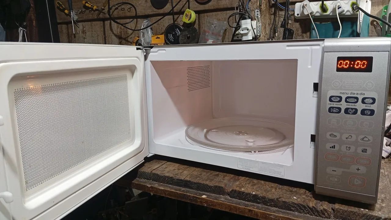 Microondas Brastemp 30 litros funcionando perfeitamente  - Foto 2