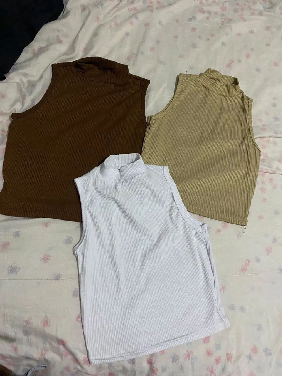 Vendo essas blusas - Foto 2