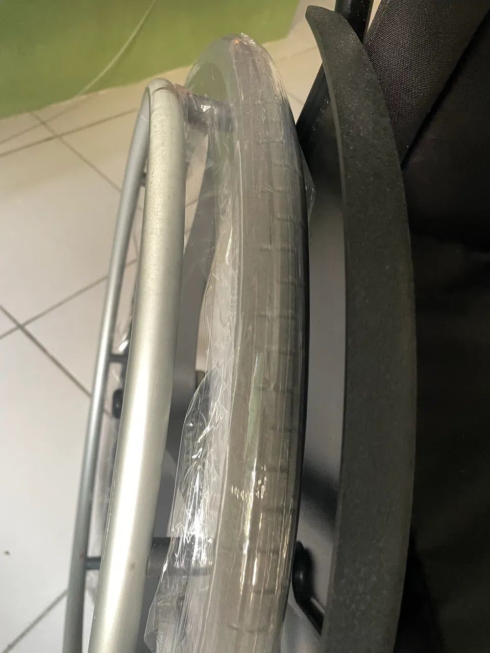 Cadeira de rodas NUNCA USADA - Foto 4