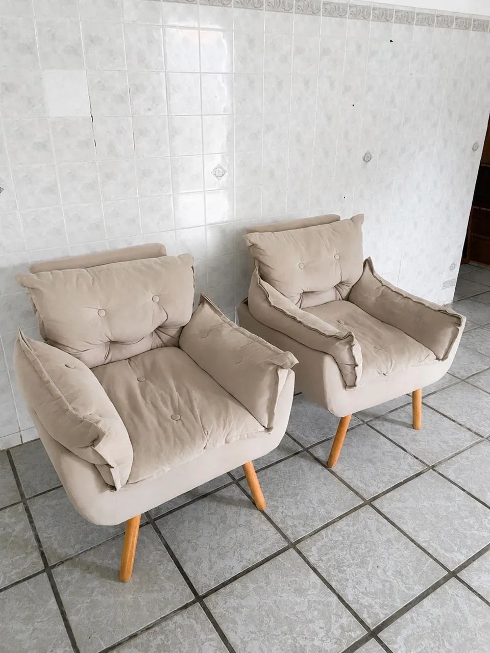 Vendo 02 Poltronas 