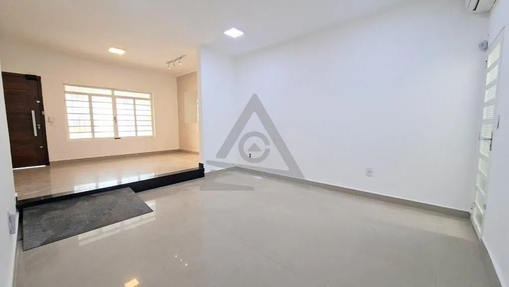 Casa para alugar em Campinas, Nova Campinas, com 3 quartos, com 122 m² - Foto 2