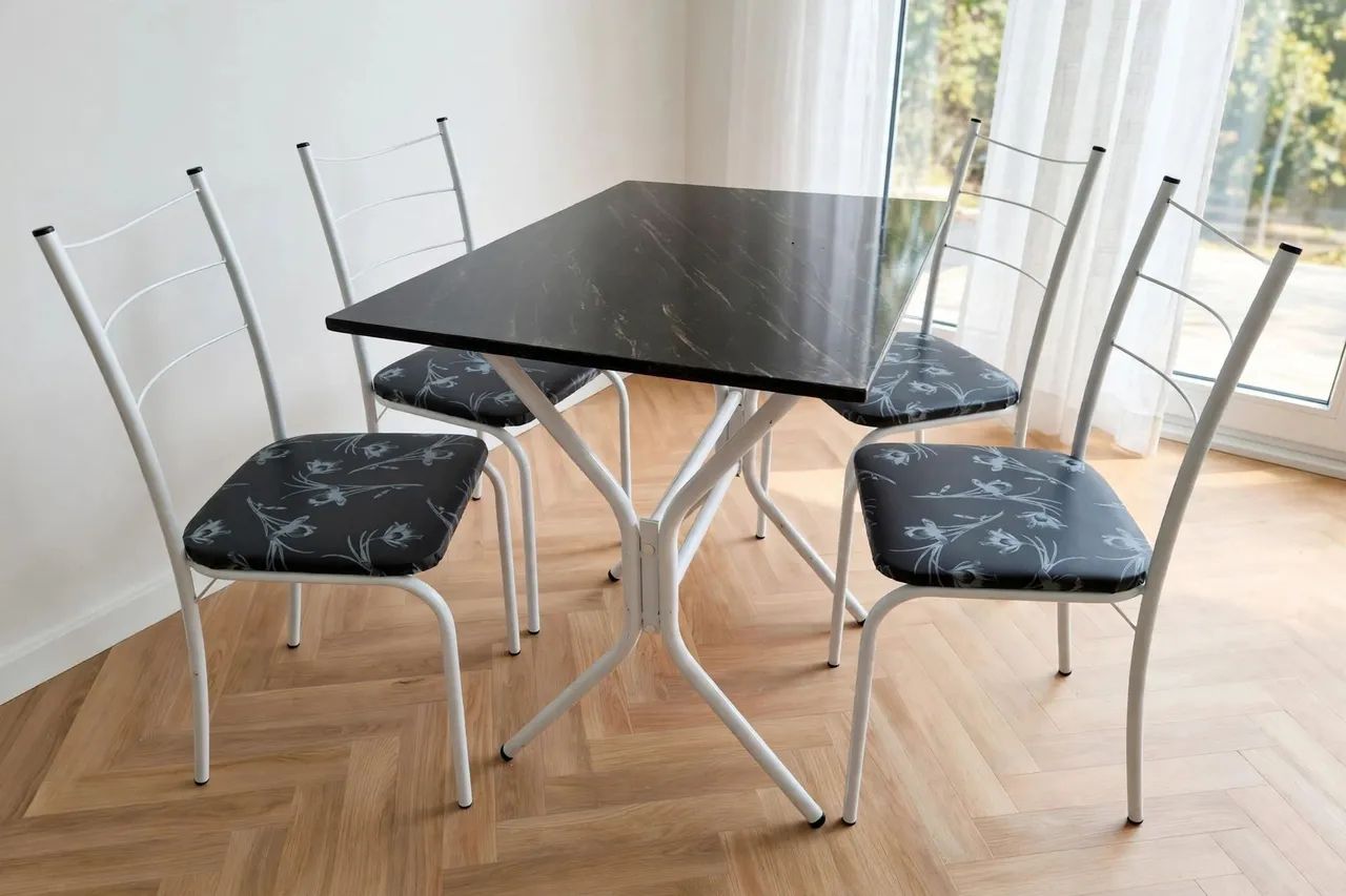 Mesa 4 cadeiras