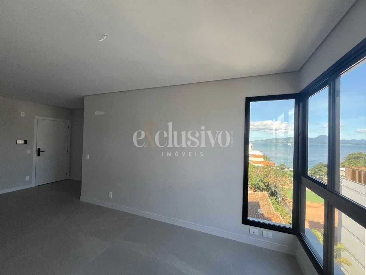 Apartamento 3 dormitórios em Coqueiros - Foto 3