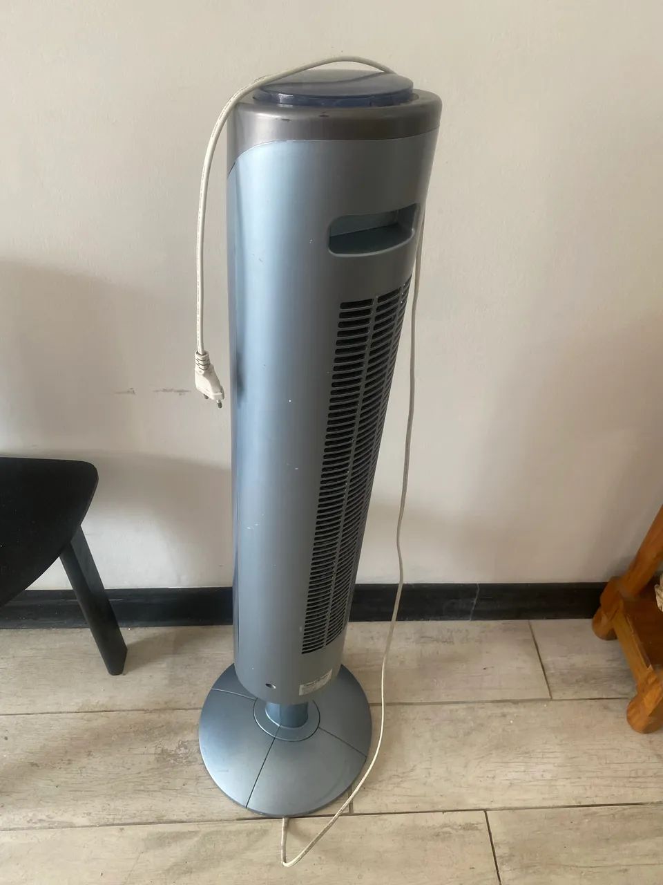 Ventilador de coluna Britânia 200 prime 