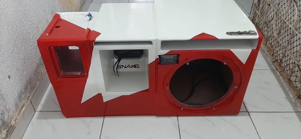 caixa projetada pra 1 sub de 12 ,1 médio de 8 ,e 1 Ti lts 