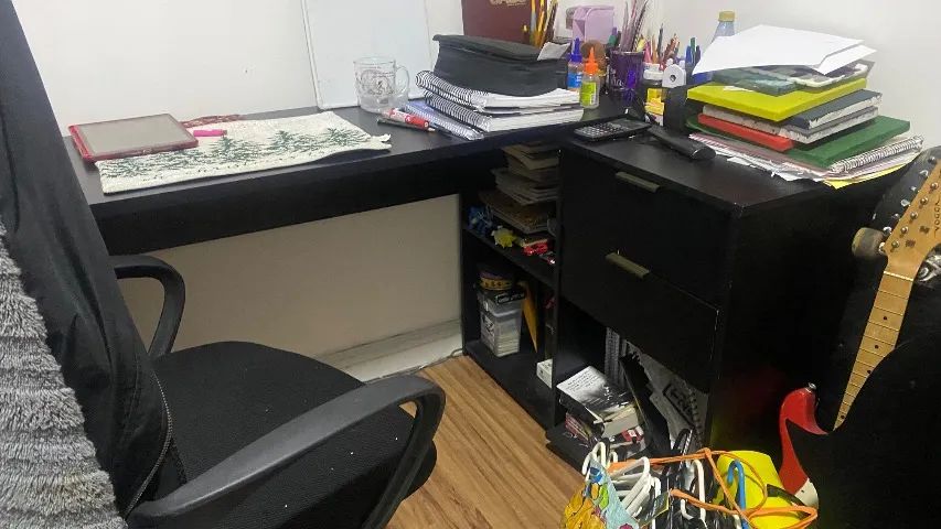 Mesa de computador (ainda na caixa)