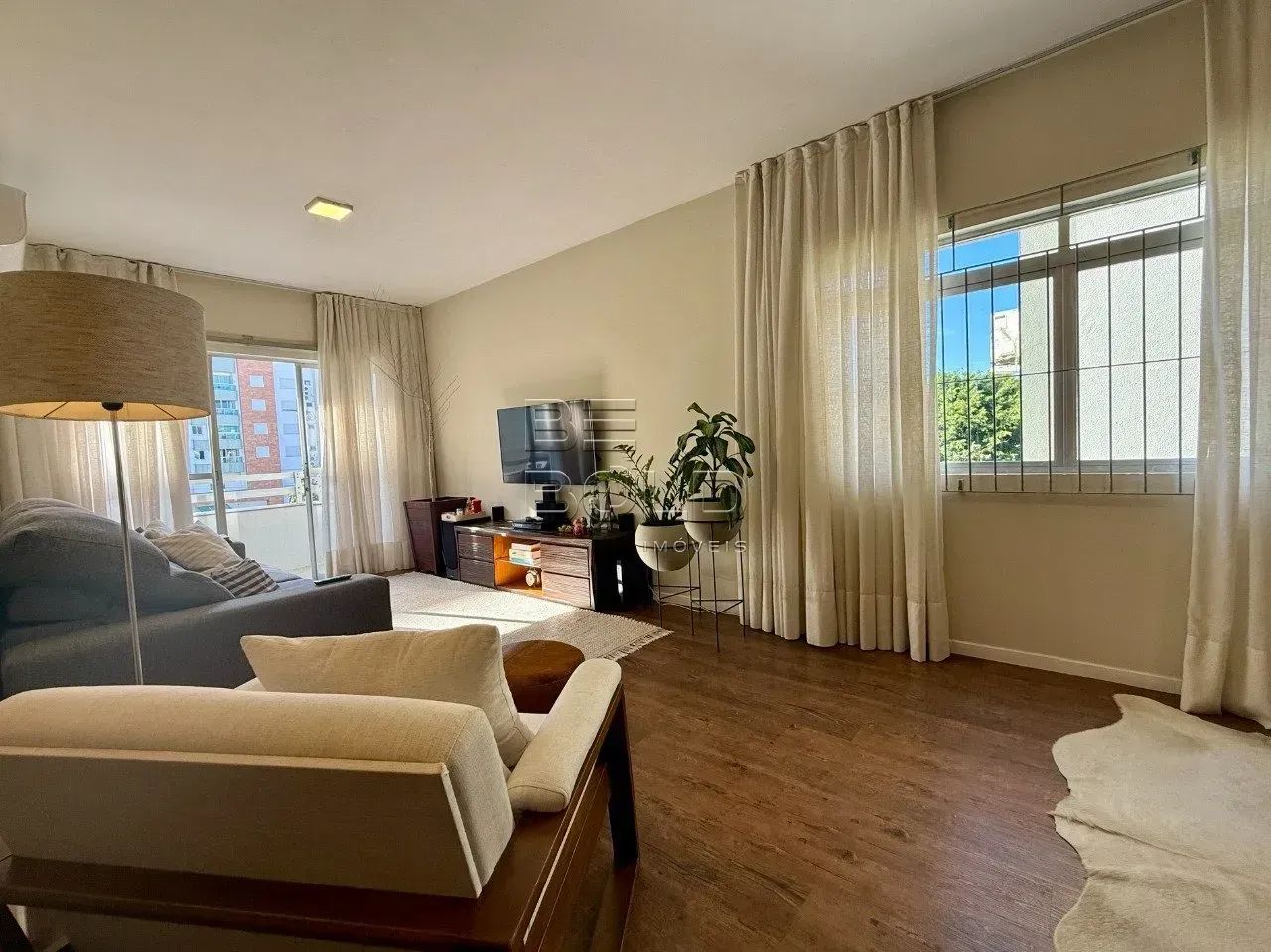 Apartamento amplo com 147m² em Coqueiros