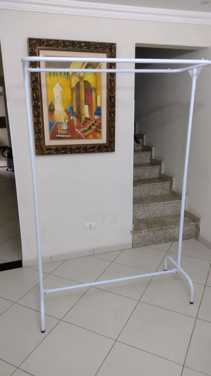 Arara dupla branca para roupas semi nova - Foto 2