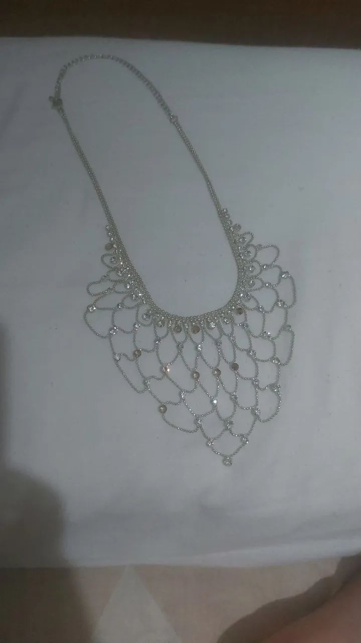 Colar  com pedrinhas brilhantes - Foto 4
