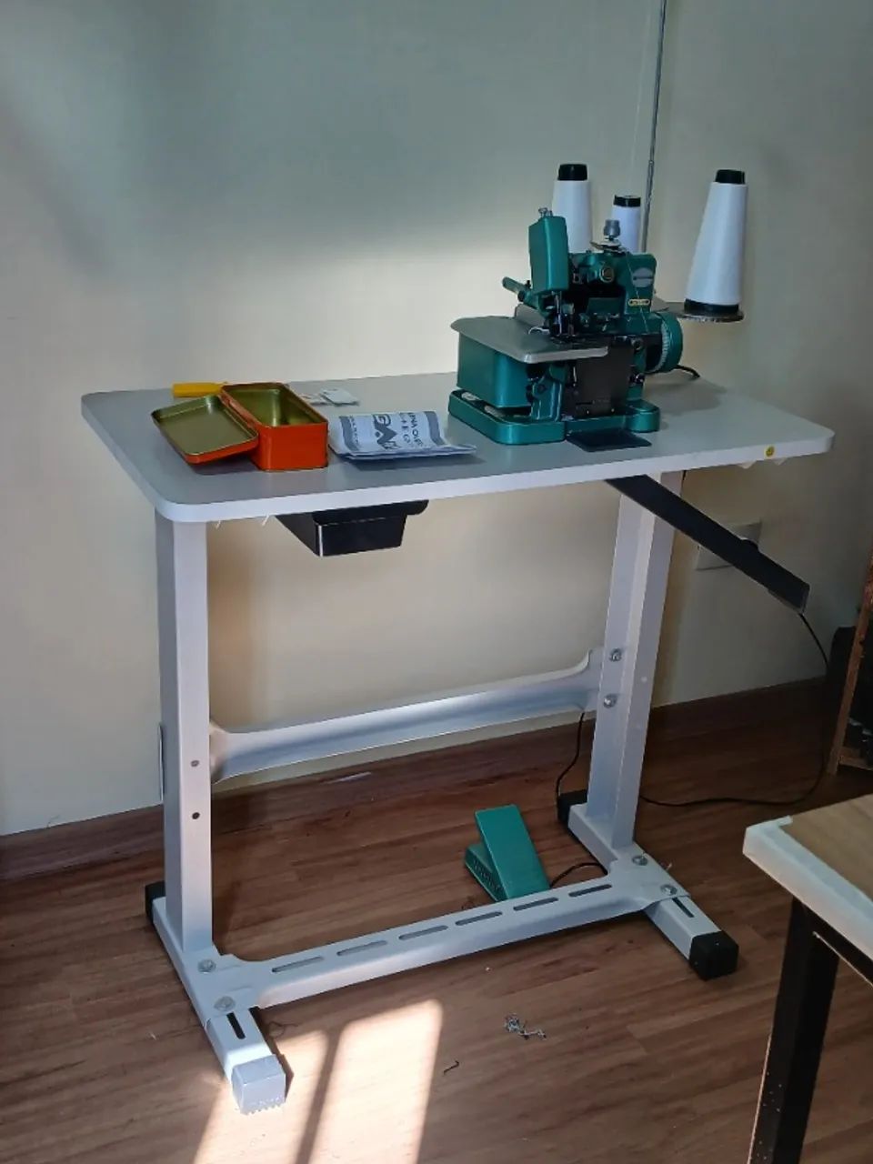Máquina Overlock Chinesinha - Semi Industrial Cor Verde - Foto 3