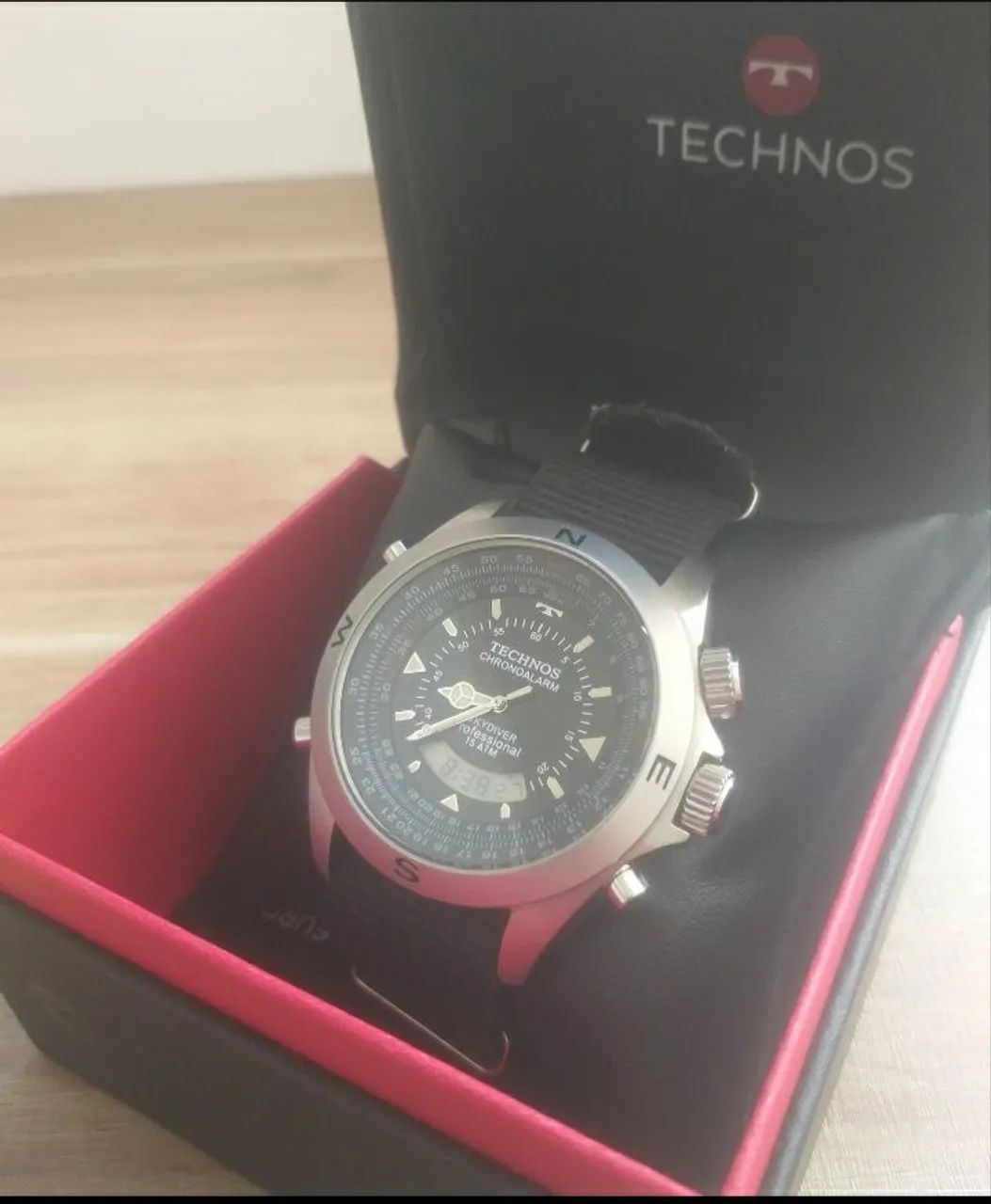Relógio Technos Skydiver T205.60